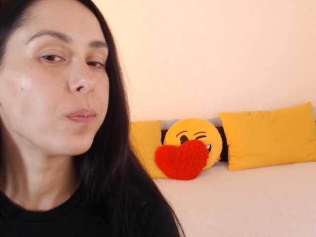 ValeriaFoxx live cam on BongaCams