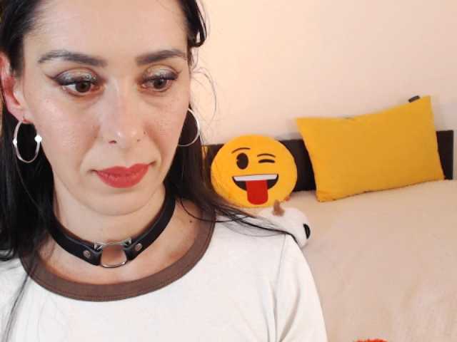ValeriaFoxx live cam on BongaCams