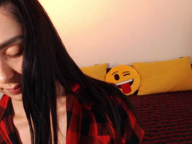 ValeriaFoxx live cam on BongaCams