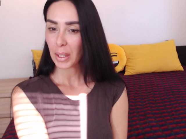 ValeriaFoxx live cam on BongaCams