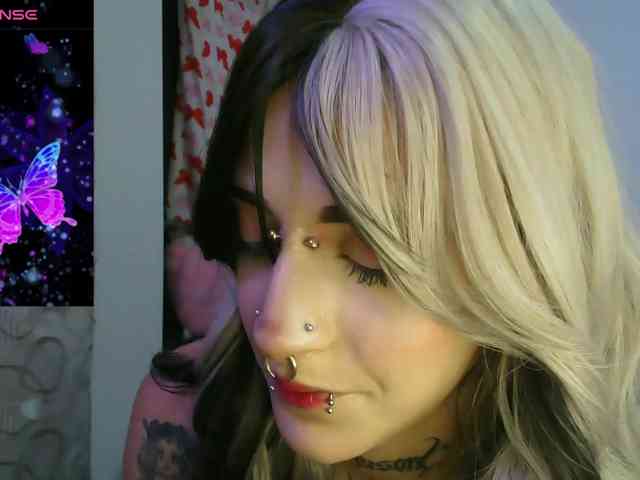 AlinaSvetlana Live Webcam on BongaCams