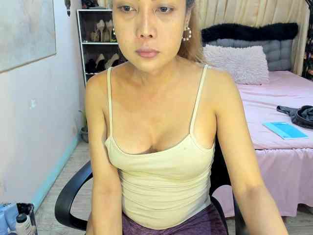 CharlotteWebb Live Webcam on BongaCams