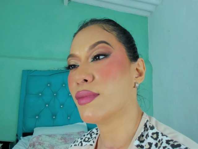 PriscilaSmiith25 live cam on BongaCams