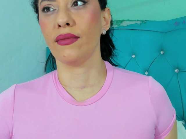 PriscilaSmiith25 live cam on BongaCams
