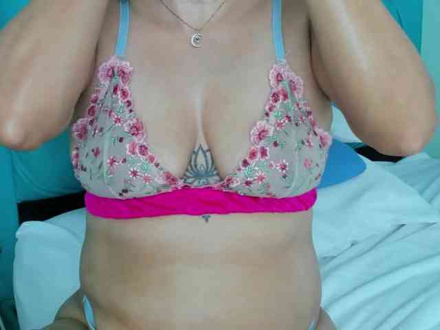 PriscilaSmiith25 webcam