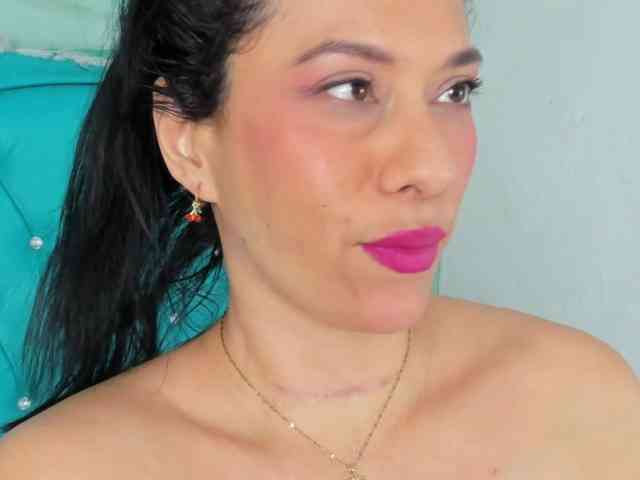PriscilaSmiith25 webcam