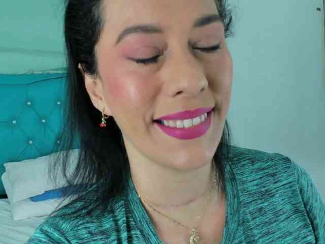PriscilaSmiith25 webcam