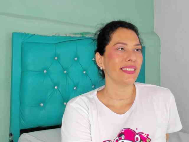 PriscilaSmiith25 webcam