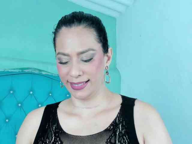 PriscilaSmiith25 webcam