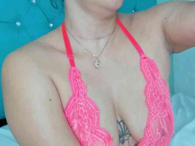 PriscilaSmiith25 webcam