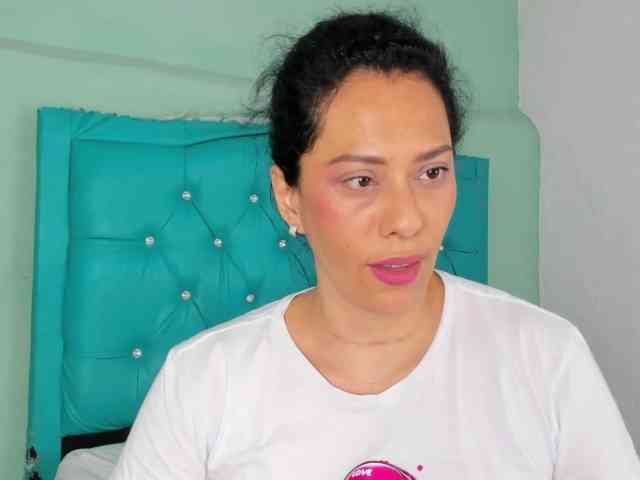 PriscilaSmiith25 webcam