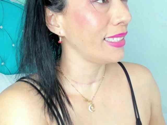 PriscilaSmiith25 webcam