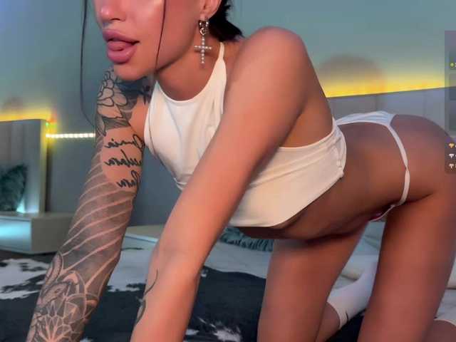 Live трансляция AllweNEEDisLOVE - Runet.cam