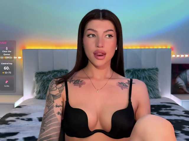 AllweNEEDisLOVE live cam on BongaCams