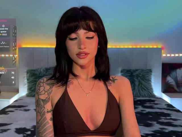 AllweNEEDisLOVE webcam