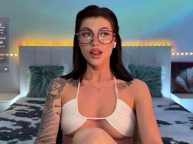 AllweNEEDisLOVE webcam