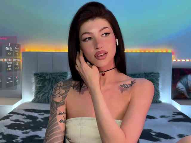 AllweNEEDisLOVE webcam