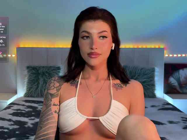 AllweNEEDisLOVE webcam