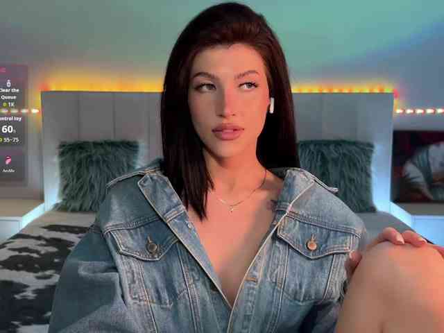 AllweNEEDisLOVE webcam