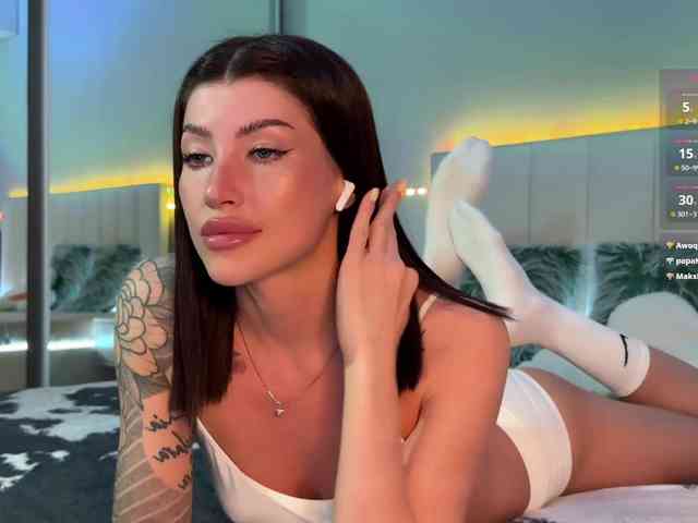 AllweNEEDisLOVE webcam