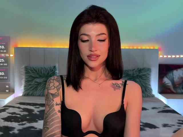 AllweNEEDisLOVE webcam