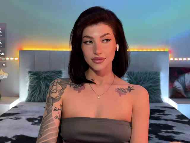 AllweNEEDisLOVE webcam