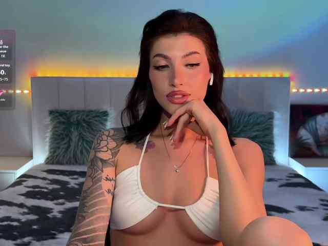 AllweNEEDisLOVE webcam