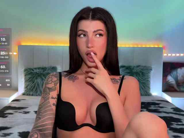 AllweNEEDisLOVE webcam