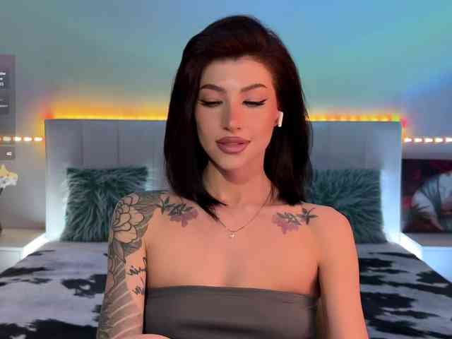 AllweNEEDisLOVE webcam