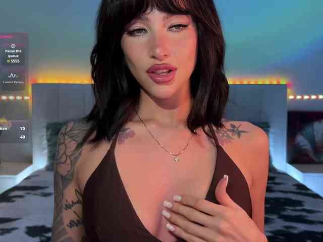 AllweNEEDisLOVE webcam