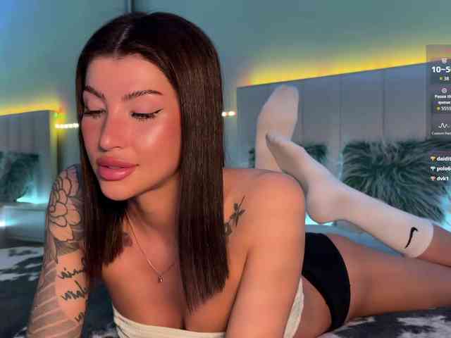 AllweNEEDisLOVE webcam
