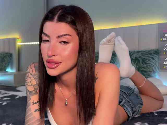 AllweNEEDisLOVE webcam