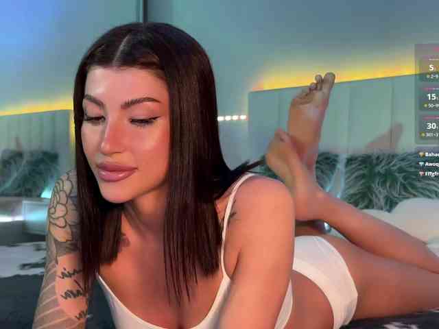 AllweNEEDisLOVE webcam