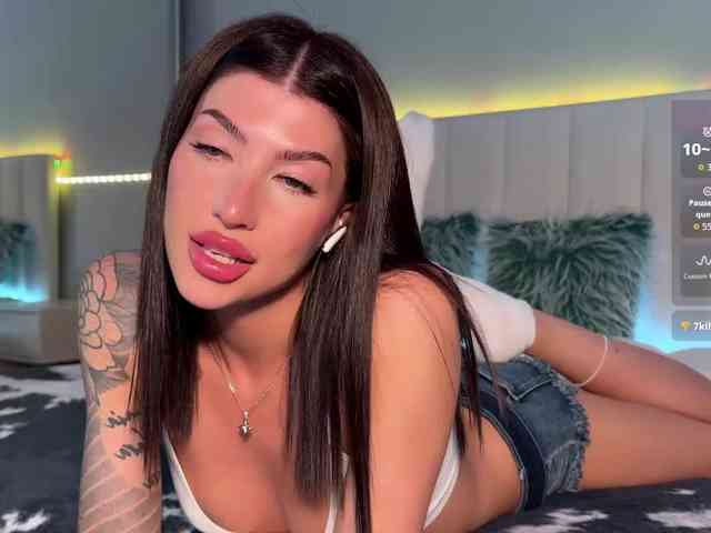 AllweNEEDisLOVE webcam