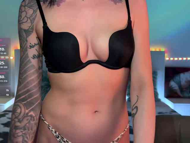 AllweNEEDisLOVE webcam