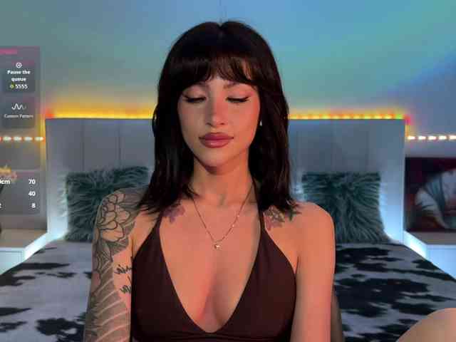 AllweNEEDisLOVE webcam