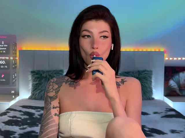 AllweNEEDisLOVE webcam