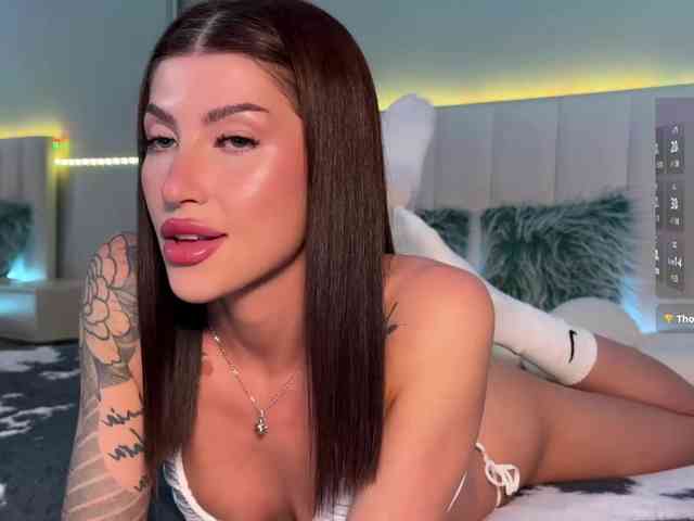 AllweNEEDisLOVE webcam