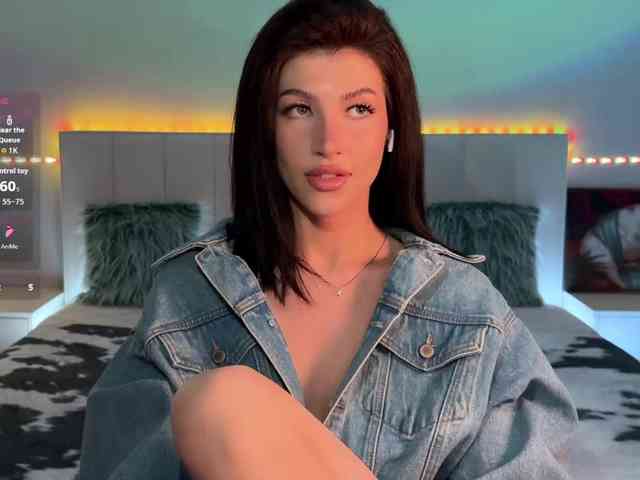 AllweNEEDisLOVE webcam