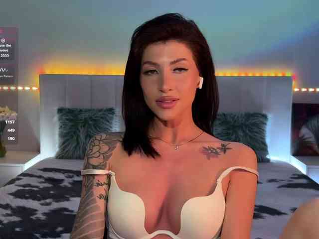 AllweNEEDisLOVE webcam