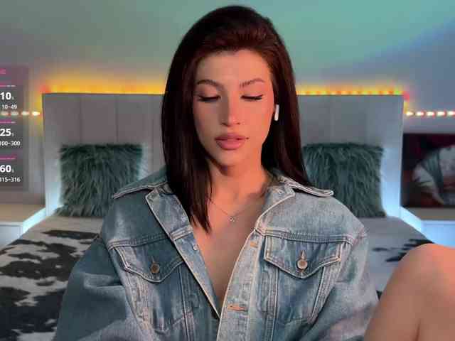 AllweNEEDisLOVE webcam