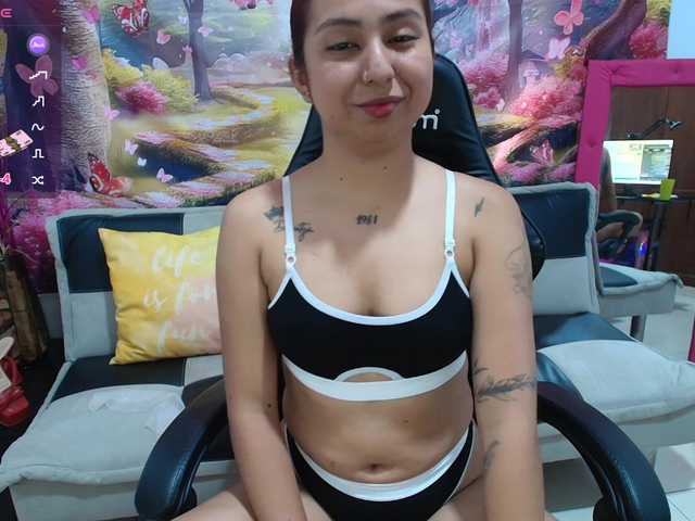 Hayami18 live cam on BongaCams