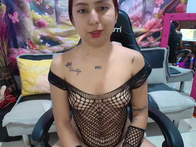 Hayami18 live cam on BongaCams
