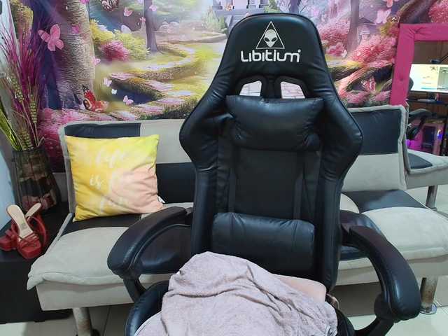 Hayami18 live cam on BongaCams