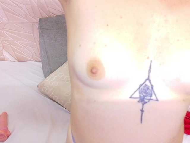 kinky-redhead18 live cam on BongaCams
