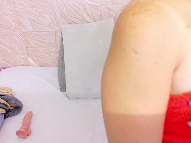 kinky-redhead18 live cam on UnifiedCams