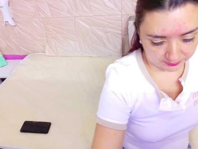 kinky-redhead18 live cam on BongaCams