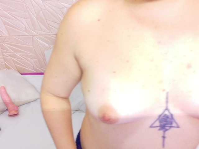 kinky-redhead18 live cam on BongaCams