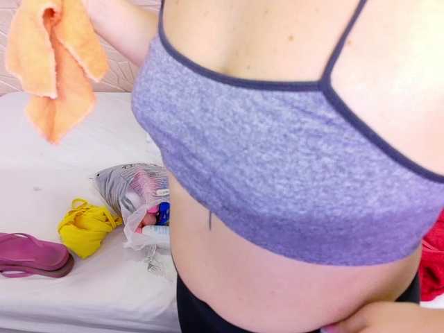 kinky-redhead18 live cam on BongaCams