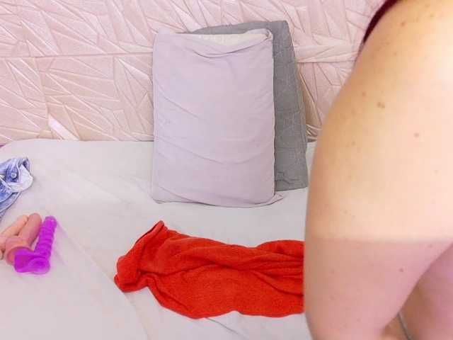 kinky-redhead18, en vivo ahora en BongaCams